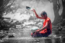 Người thiện tâm vạn sự sung túc, kẻ tham lam vạn sự như không