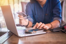 98% người dùng internet Việt Nam mua sắm trực tuyến