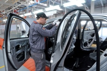 Trung Quốc tiếp tục tạm dừng tăng thuế quan đối với xe ô tô Mỹ