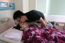 Chàng trai bỏ học về chăm mẹ bị ung thư: “Tôi chỉ có 1 người mẹ thôi”