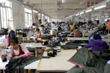 Hàng hóa Trung Quốc giả mạo “sản xuất tại Việt Nam” để tránh thuế quan của Mỹ